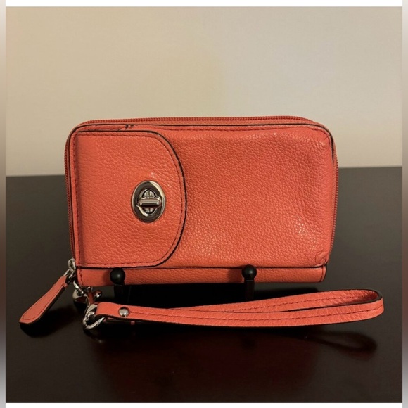 Coach Campbell Coral Turnlock Wallet Wristlet - Picture 1 of 8